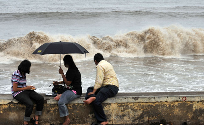 Cyclone Ockhi: Schools, Colleges In Mumbai, Parts Of Maharashtra Closed Tomorrow