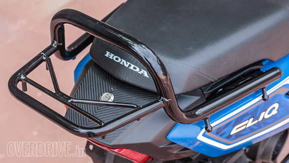 The Cliq gets a small accessory range and this carrier that replaces the standard unit is one of the most important ones, says Honda.