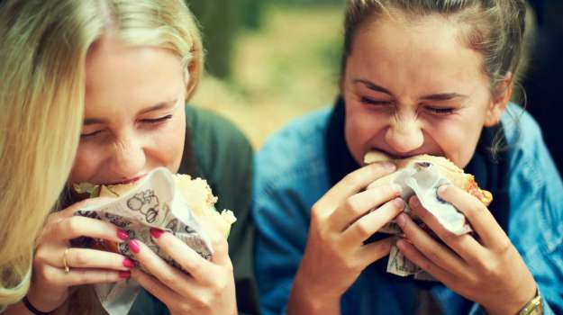 The Hidden Causes Of Midnight Snacking